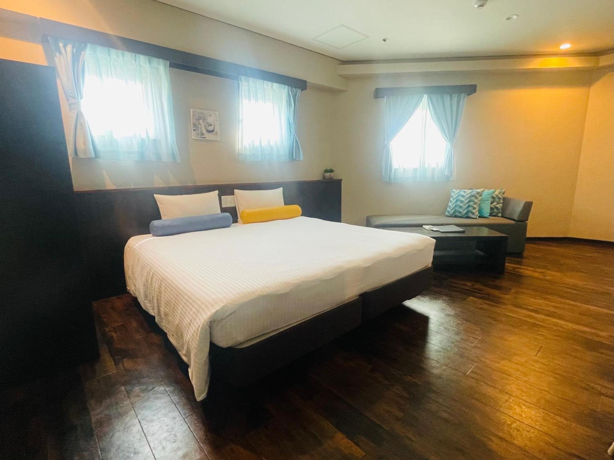 Rycom Crystal Hotel Okinawa Bagian luar foto